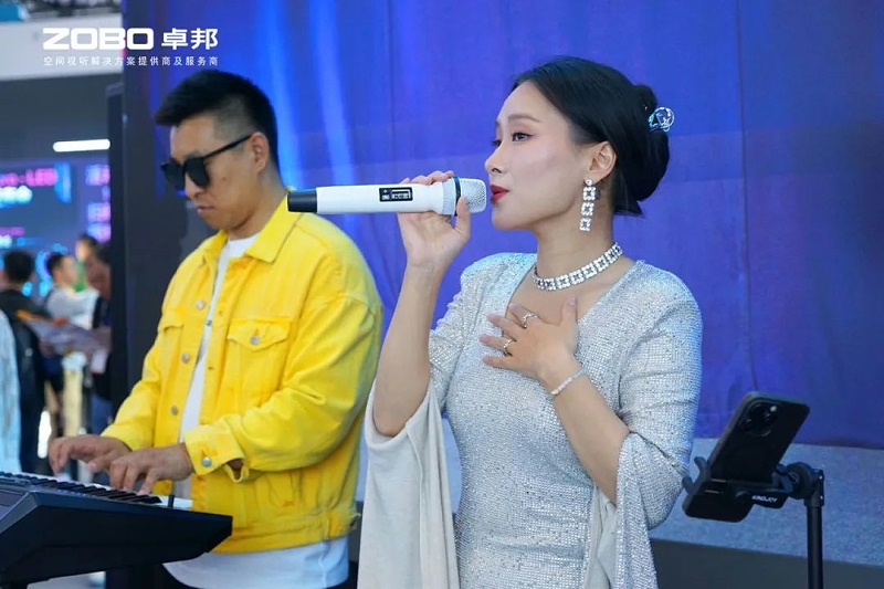 3聚焦展会盛况丨北京infocomm展 ZOBO草莓视频软件免费下载展会第二天 热度依旧不减 好评如潮