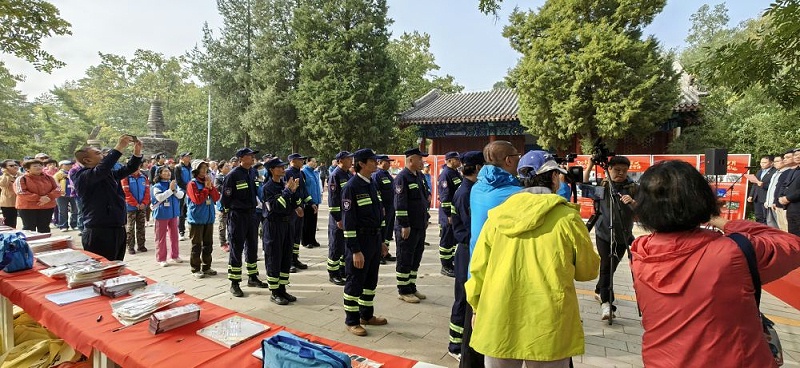 PRS草莓视频污版在线观看为北京人防浩天志愿者救援队潭柘寺服务站成立揭牌仪式保驾护航